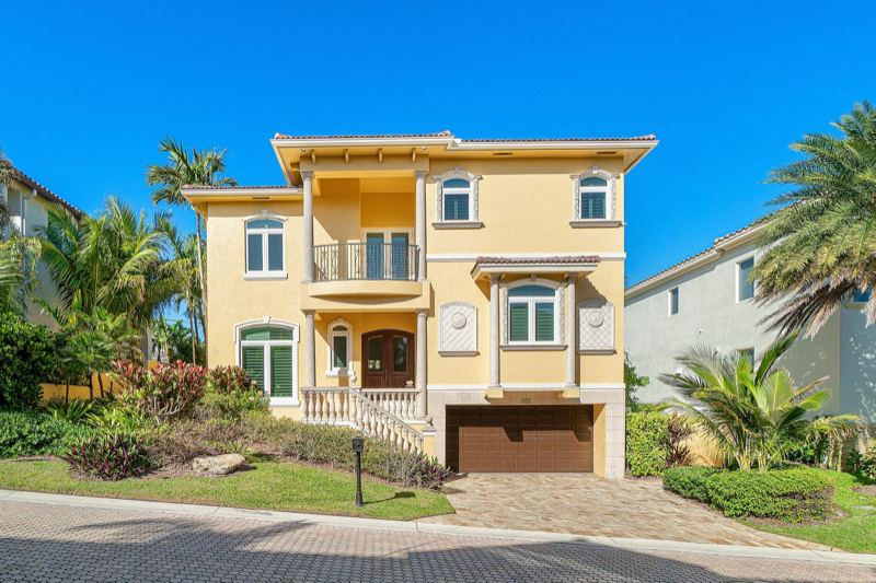 Juno Beach House: 450 Surfside Lane