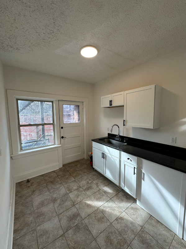 Cleveland Heights Apartment: 14148 Superior Rd.