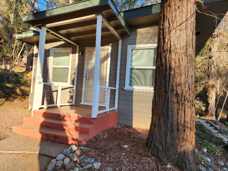 Applegate Multiplex: 16619 Old Stagecoach Rd