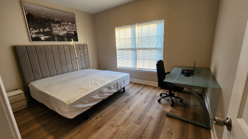 Atlanta House: 1 Delmar LN NW