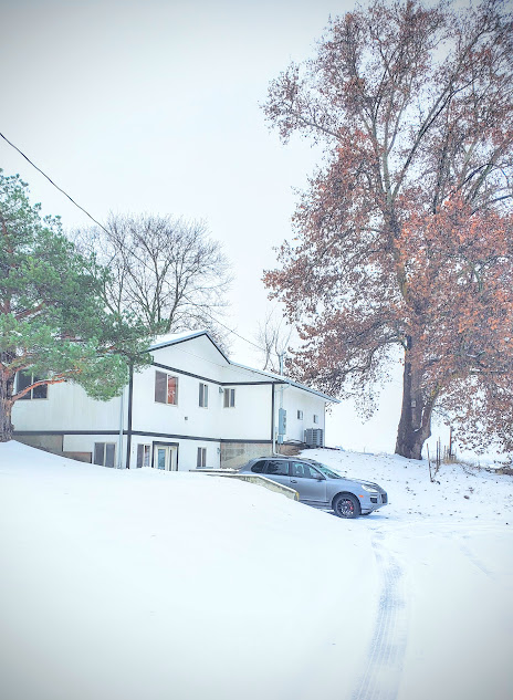 WALLA WALLA House: 570 Reser rd