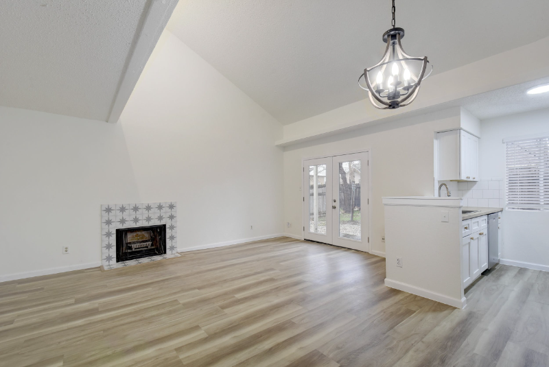 Austin Multiplex: 6803 Woodhue Dr Unit