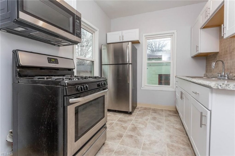 Lakewood Multiplex: 1541 Lakewood Ave