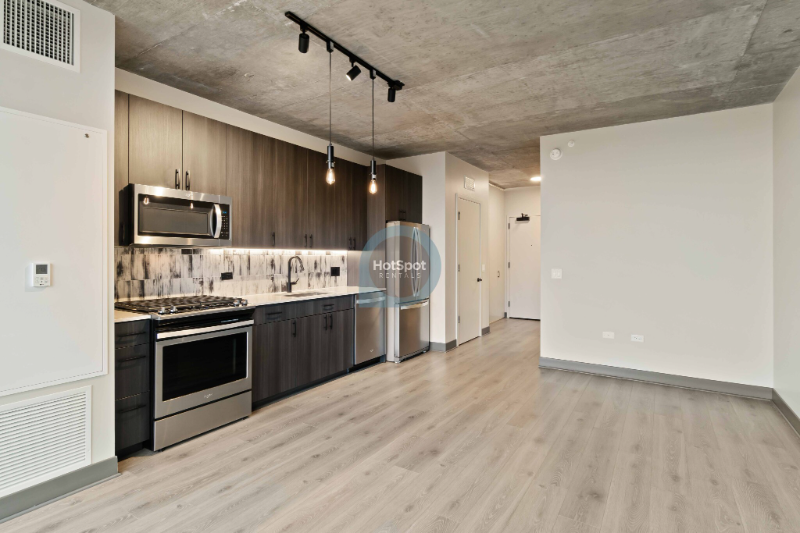 Chicago Condo: 132 N Ada