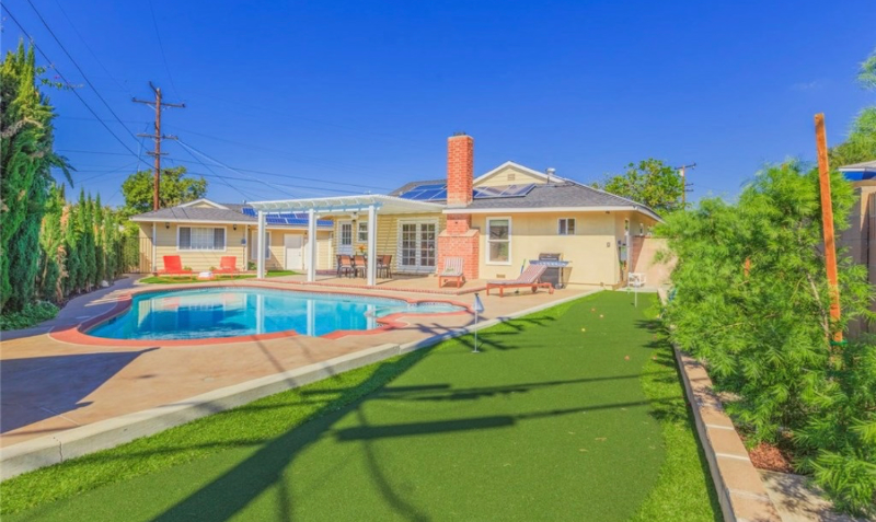 Anaheim House: 405 N Peach Knoll