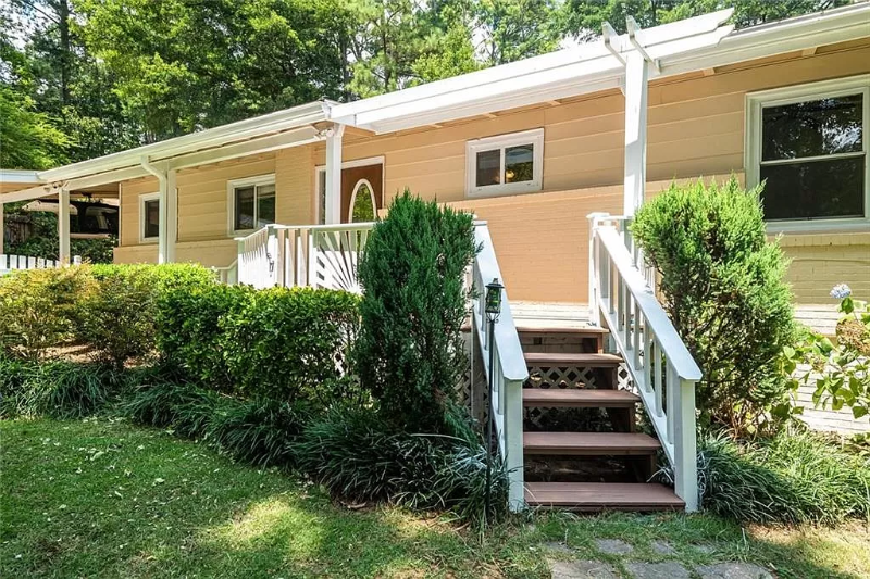 Atlanta House: 2644 Valmar Dr