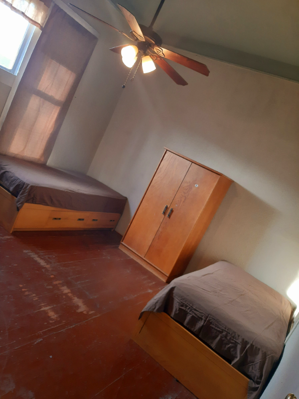 San Antonio House: 1816 E. Houston St.