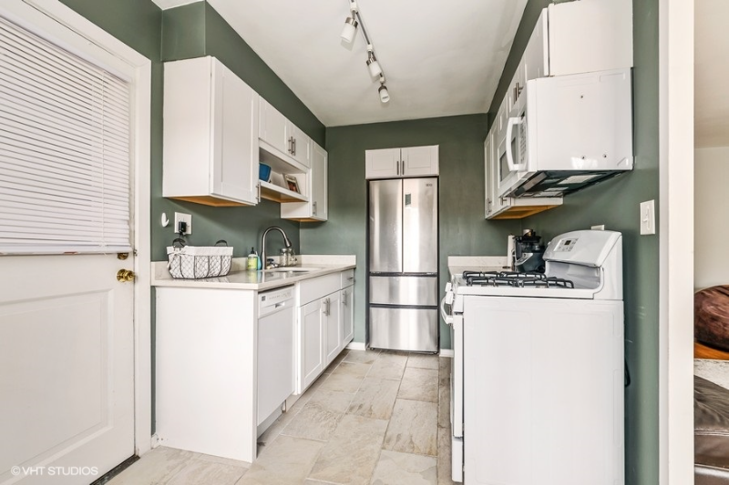 Highland Park Apartment: 666 - 700 Park Avenue West