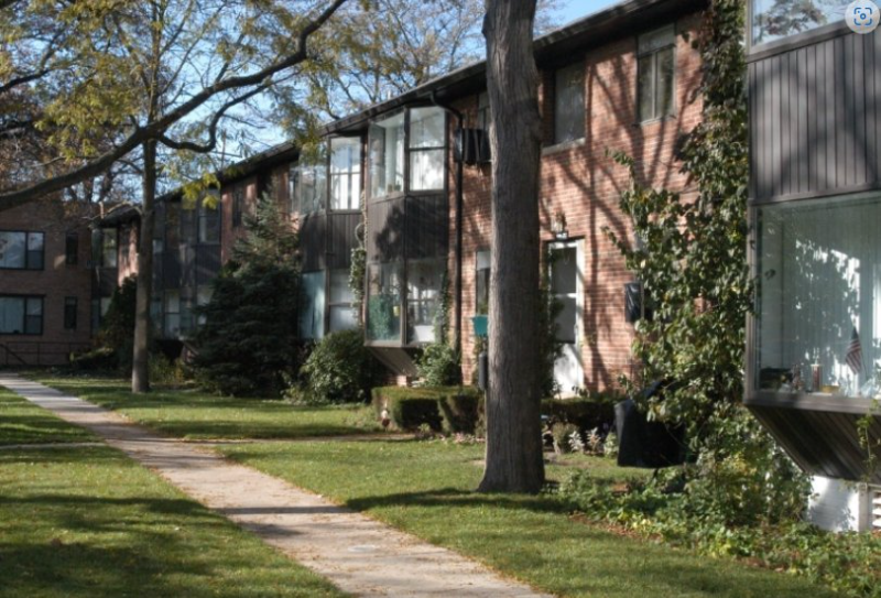 Highland Park Apartment: 666 - 700 Park Avenue West