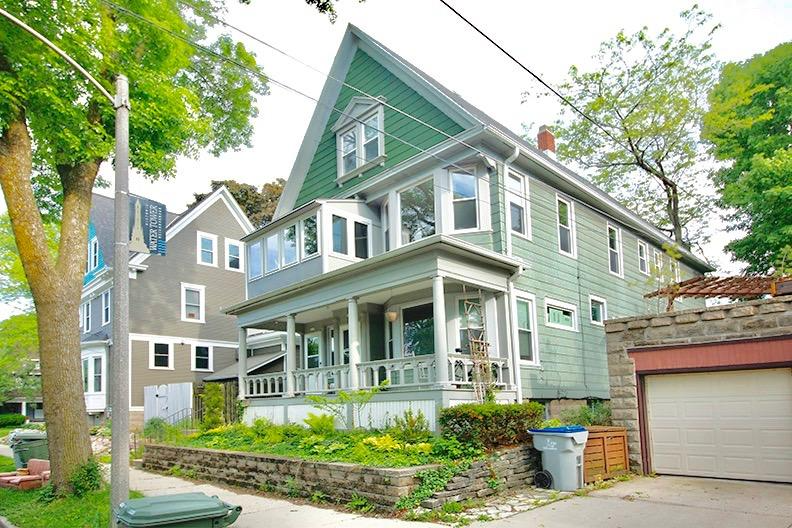 MILWAUKEE Multiplex: 2719 E Hartford Ave 2719