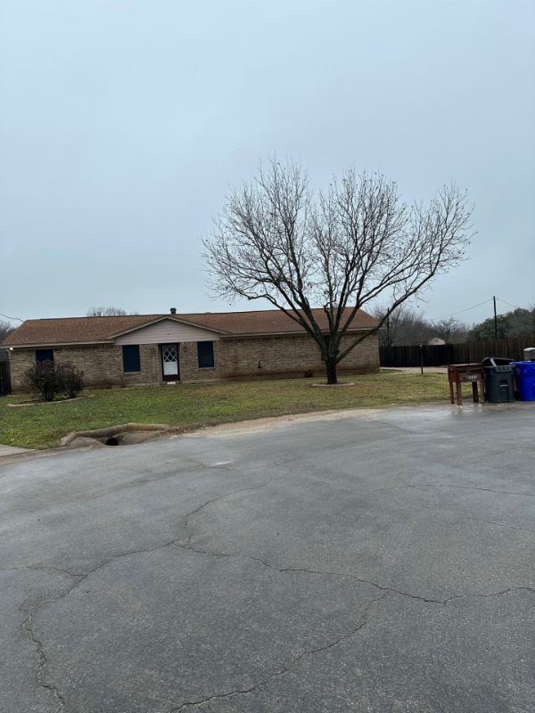 LORENA House: 409 SKYLINE CIR