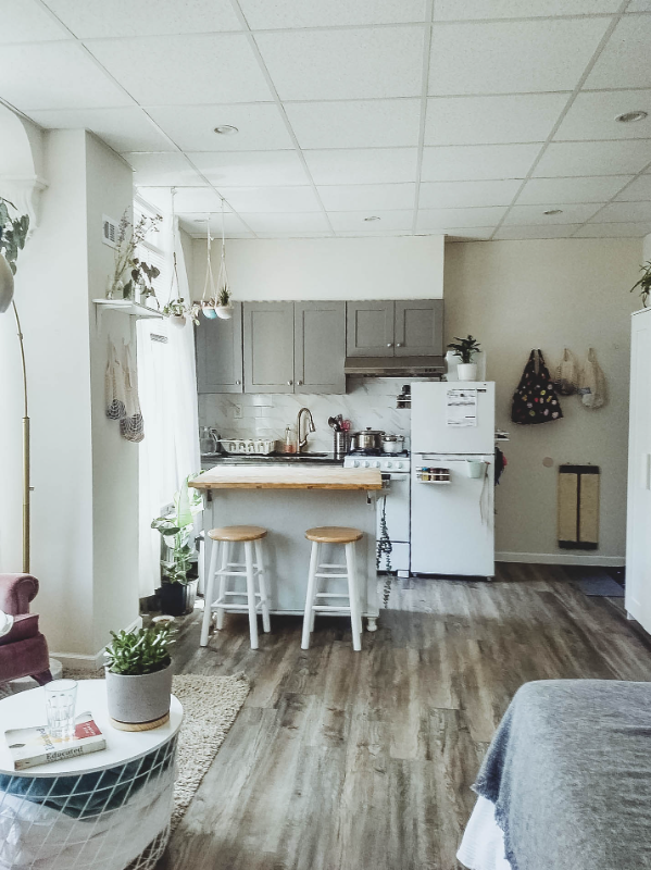 Philadelphia Apartment: 425 S 15th St #3R