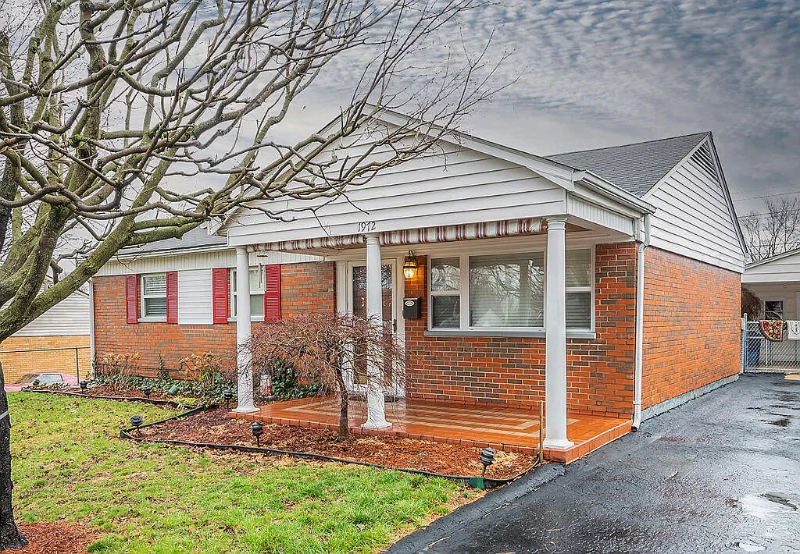 Lexington House: 1972 Cathy Lane