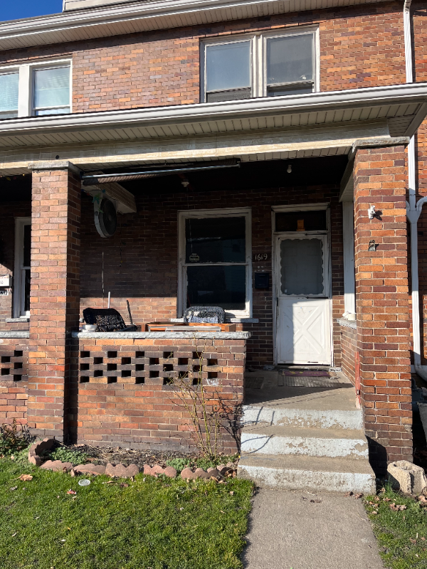 Ambridge Townhome: 1619 Lenz