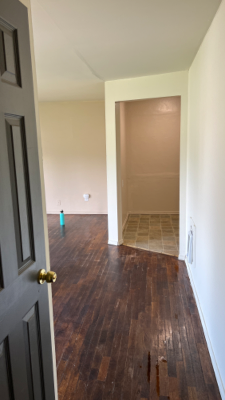 Moeses Lake House: 1213 Gary st