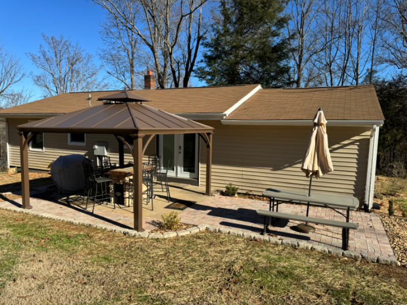 Asheville House: 521 Pond Road