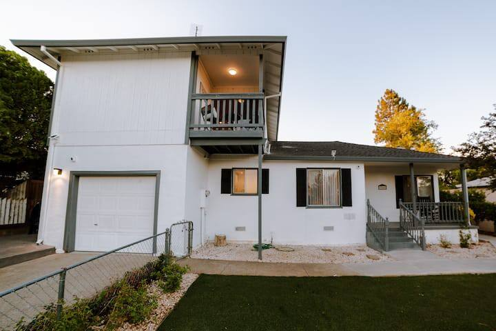 Lakeport House: 366 3rd st