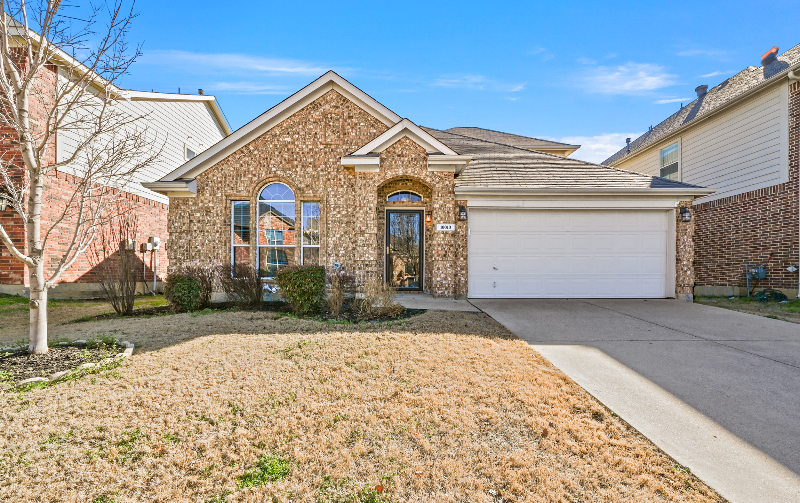 Fort Worth House: 10010 Voss Ave