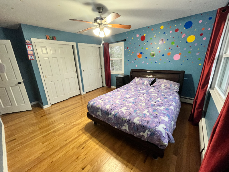 Edison House: 653 Grove Ave