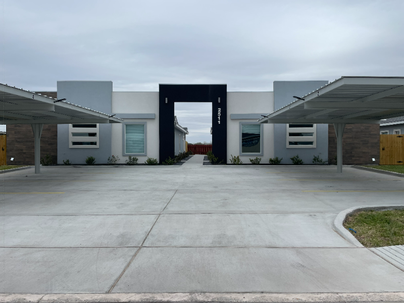 EDINBURG Multiplex: 2511 N Vineyard Ave