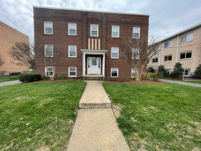 Arlington Apartment: 4030 Washington Blvd