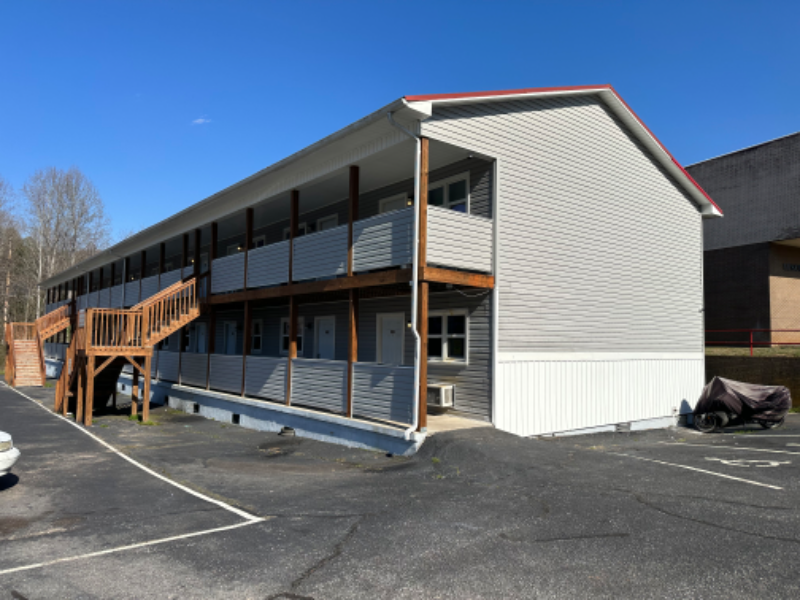 Lenoir Apartment: 1923 Norwood St. SW