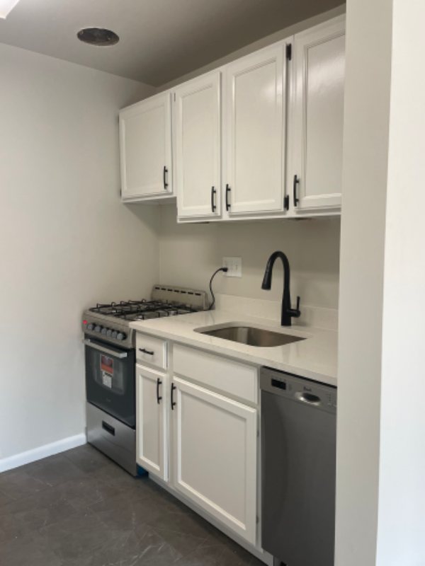 Arlington Apartment: 4020 Washington Blvd