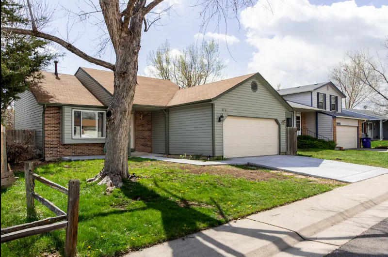 Littleton House: 8636 W Teton Ave