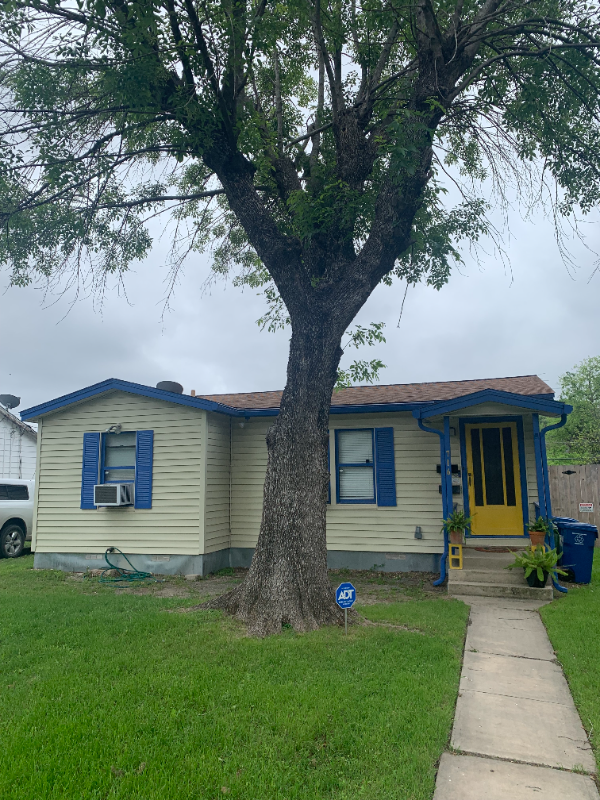 San Antonio House: 716 Shadwell Dr