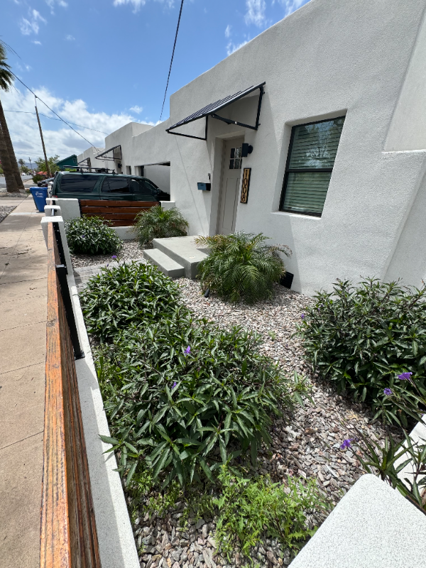 Phoenix Apartment: 1155 E. Diamond