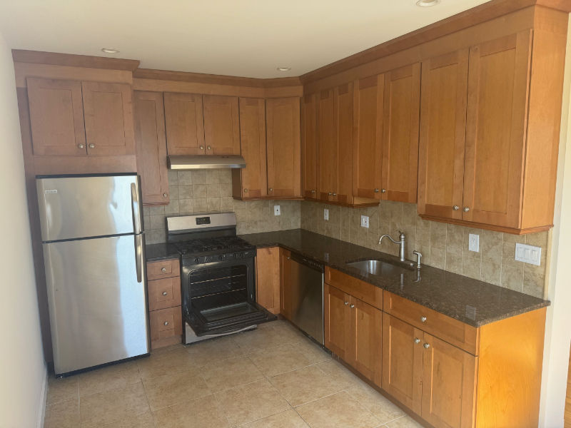 Mt Vernon Apartment: 30-32 N Terrace Ave