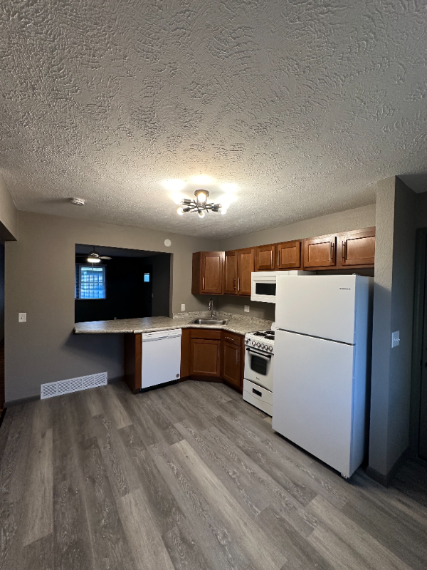 Salina Apartment: 673 S 3rd St