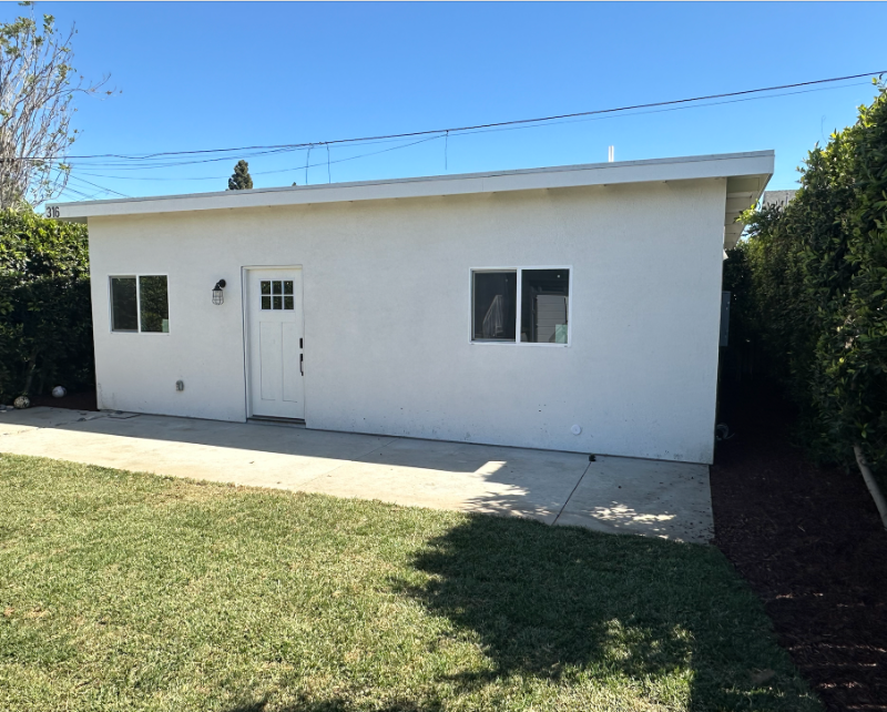 LOS ANGELES House: 316 W 54th St