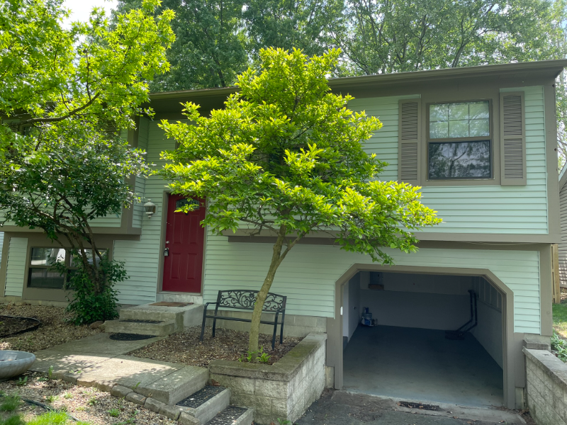 Columbus House: 2443 Sanford Dr