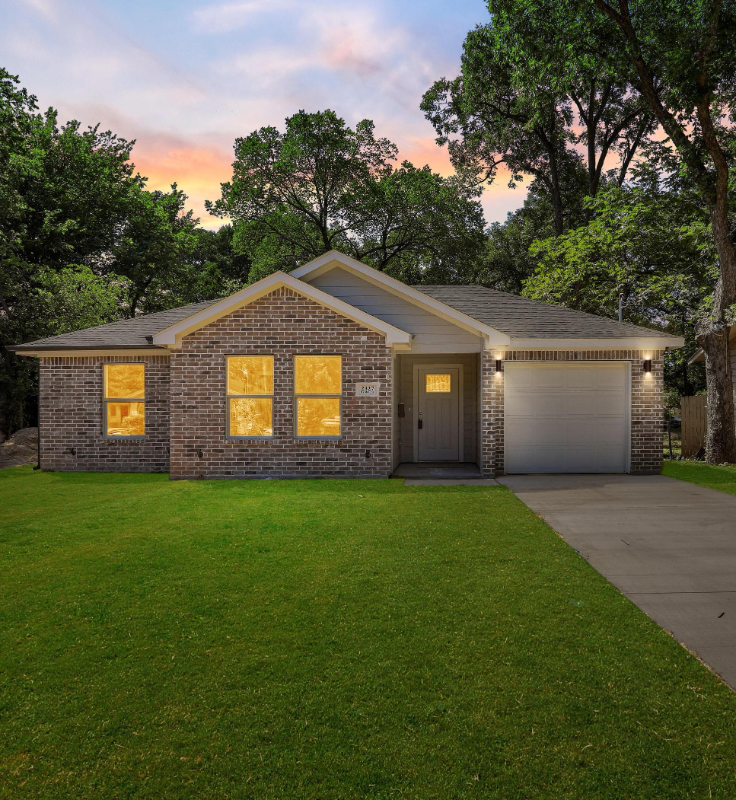 Dallas House: 2327 harding st