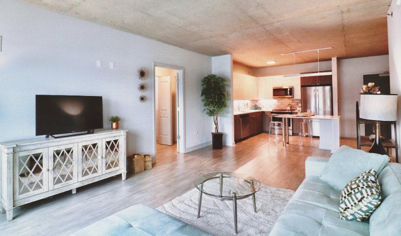 Chicago Condo: 1035 W Addison St