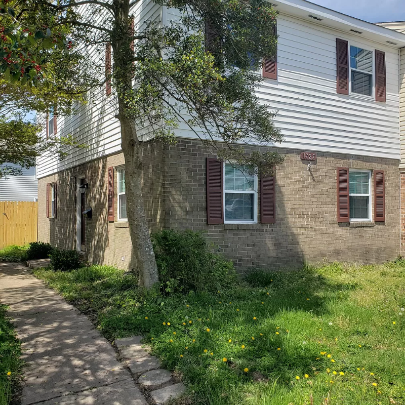 Hampton Townhome: 1725 Olde Buckingham Road