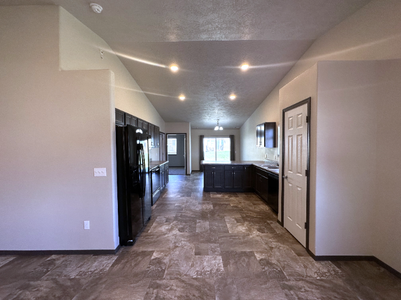 Tea Townhome: 2235 N Main Ave