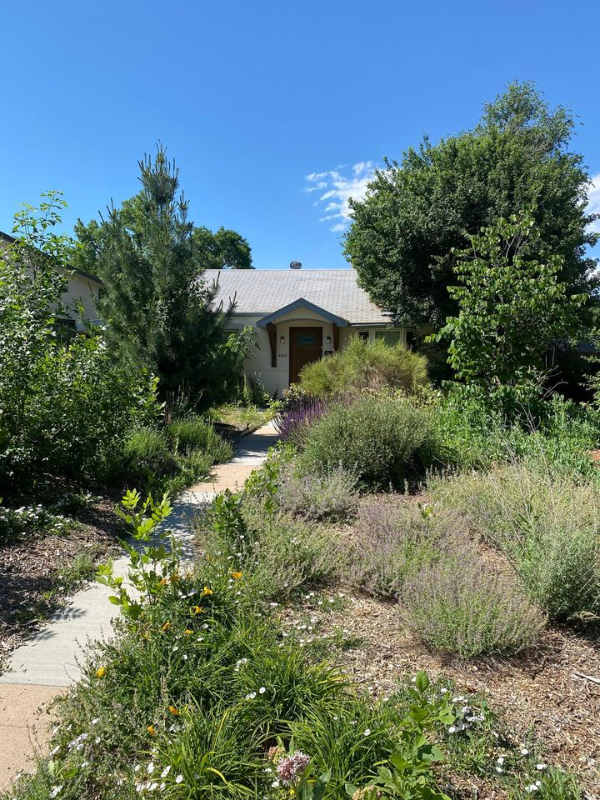 Denver House: 4624 E. Dartmouth Ave