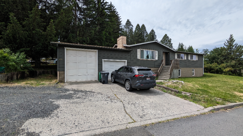 Moscow Apartment: 809 E F St