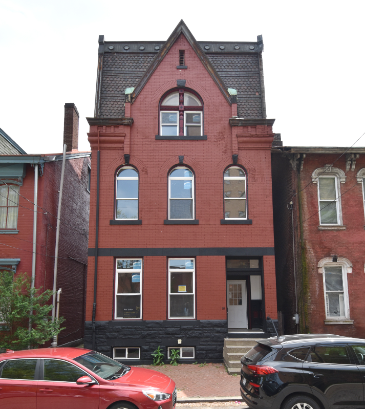 Pittsburgh House: 1005 Sheffield St