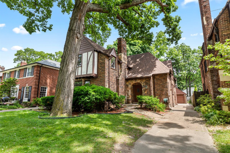 Detroit House: 19510 Stratford Rd