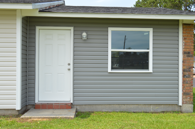 Broussard Apartment: 219 Leon Street