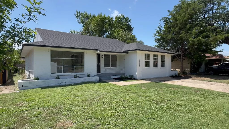 Dallas House: 10734 Coogan Dr