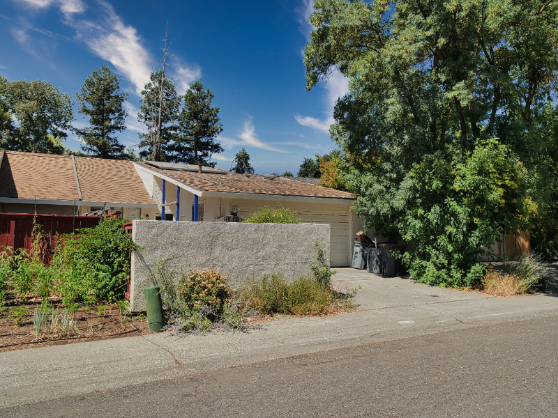 Davis House: 1937 Gauguin Pl