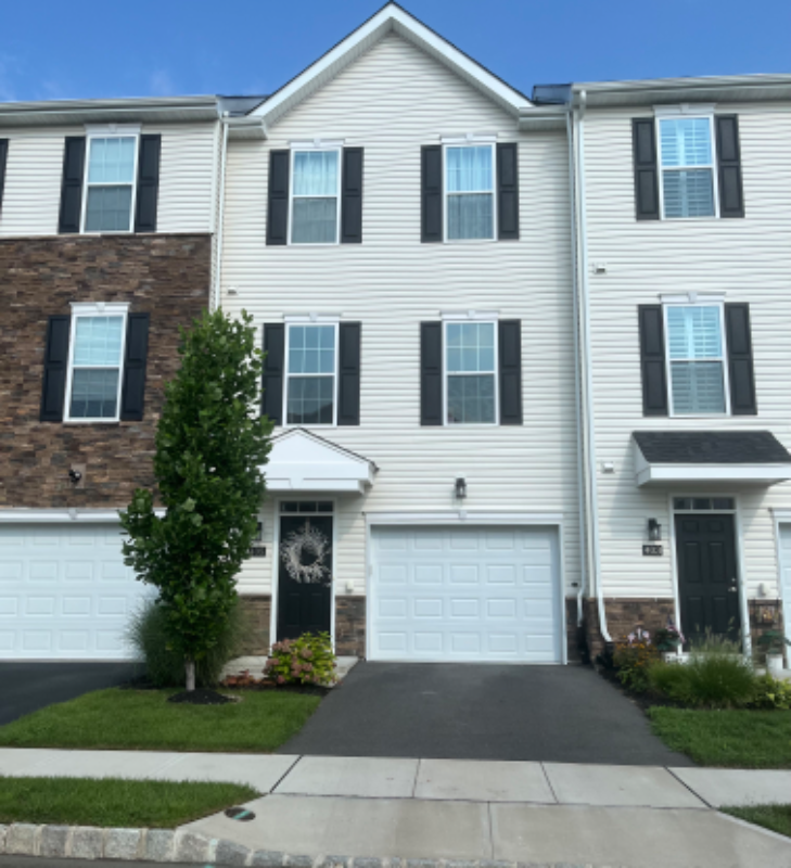 Brick Townhome: 405 Spirit Way