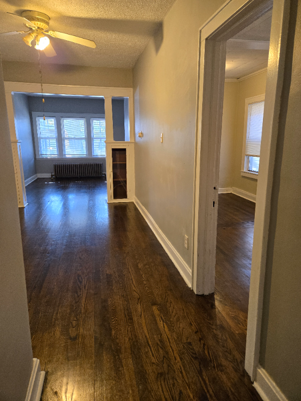 Chicago House: 9631 S Avenue M