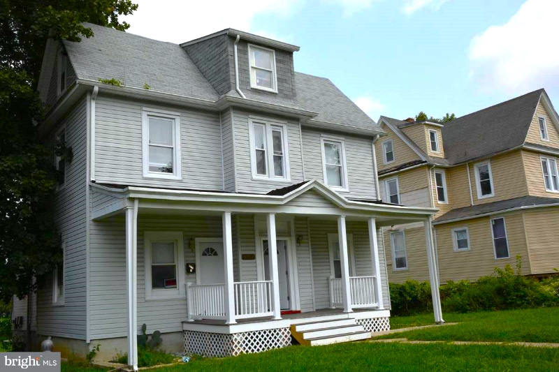 Baltimore House: 4004 Belvieu Ave