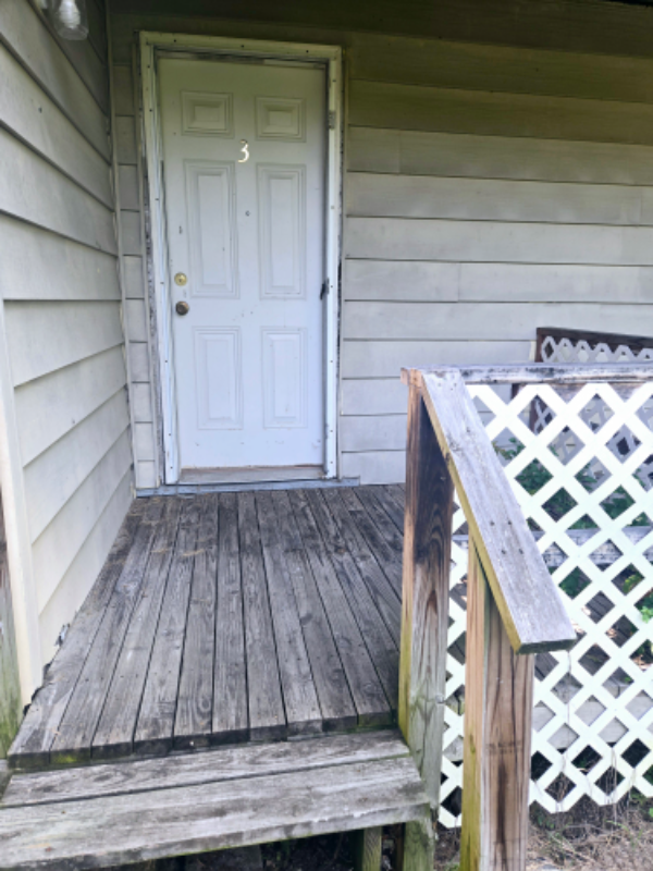 Port Matilda Apartment: 106 S High St