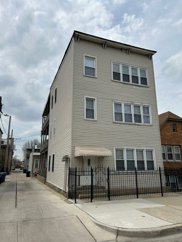 Chicago Apartment: 11432-34 S Indiana Ave